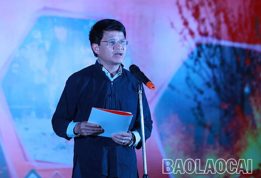 Ấn tượng vũ điệu nhảy lửa của người Dao đỏ Bắc Hà ảnh 4 Ấn tượng vũ điệu nhảy lửa của người Dao đỏ Bắc Hà ảnh 4