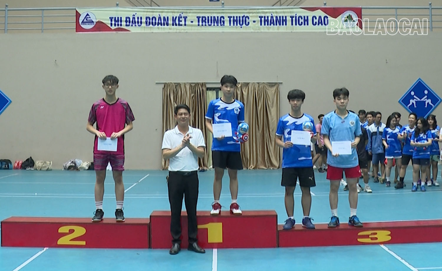 Trao 35 bộ huy chương tại Giải cầu lông - bóng bàn trẻ, thiếu niên, nhi đồng tỉnh năm 2023 ảnh 5 Trao 35 bộ huy chương tại Giải cầu lông - bóng bàn trẻ, thiếu niên, nhi đồng tỉnh năm 2023 ảnh 5