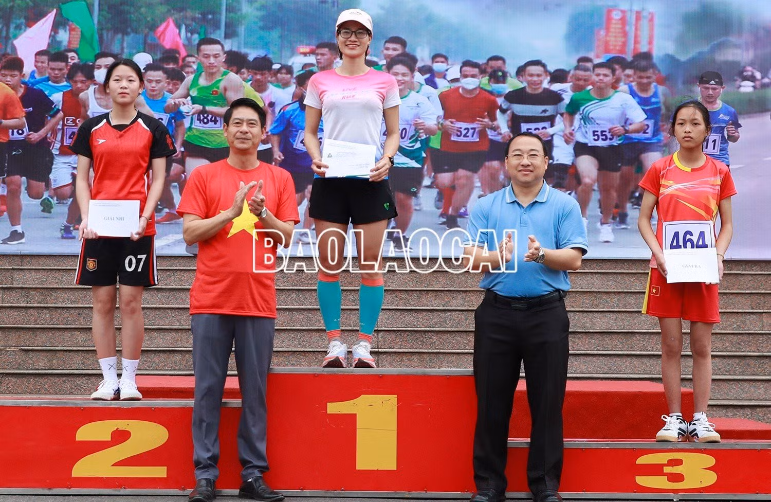 Đoàn Mường Khương bảo vệ thành công ngôi vô địch tại Giải Việt dã truyền thống Báo Lào Cai ảnh 6