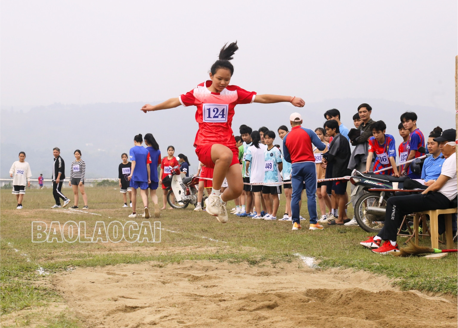 Hơn 300 vận động viên tham gia Giải Điền kinh khối THPT và THCS tỉnh Lào Cai năm 2023 ảnh 4 Hơn 300 vận động viên tham gia Giải Điền kinh khối THPT và THCS tỉnh Lào Cai năm 2023 ảnh 4