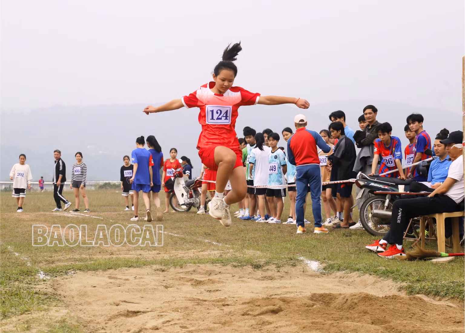 Hơn 300 vận động viên tham gia Giải Điền kinh khối THPT và THCS tỉnh Lào Cai năm 2023 ảnh 4 Hơn 300 vận động viên tham gia Giải Điền kinh khối THPT và THCS tỉnh Lào Cai năm 2023 ảnh 4