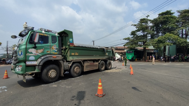 Hiện trường vụ tai nạn. Hiện trường vụ tai nạn.