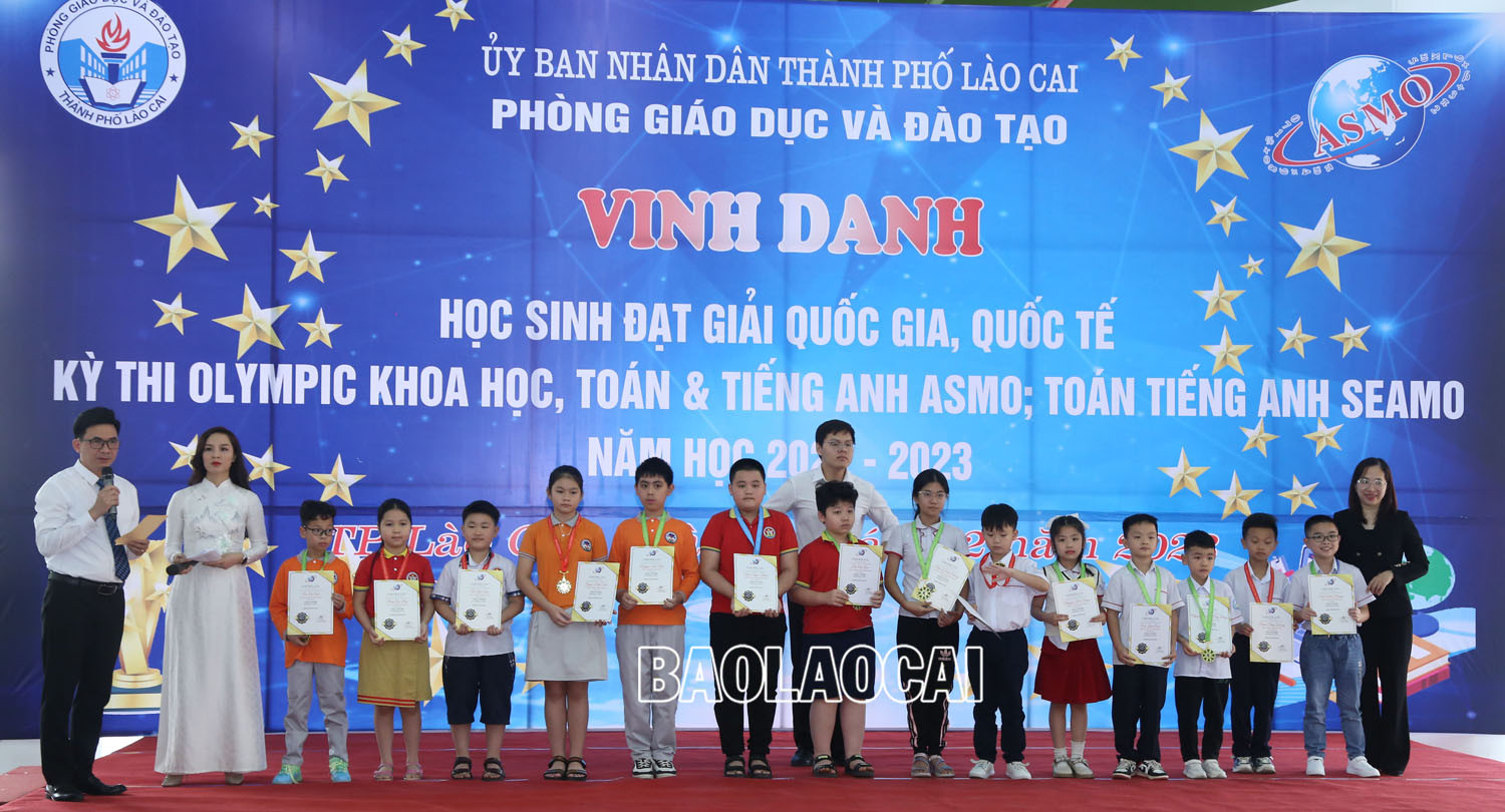 Thành phố Lào Cai vinh danh 73 học sinh đạt giải kỳ thi Olympic năm học 2022 - 2023 ảnh 5