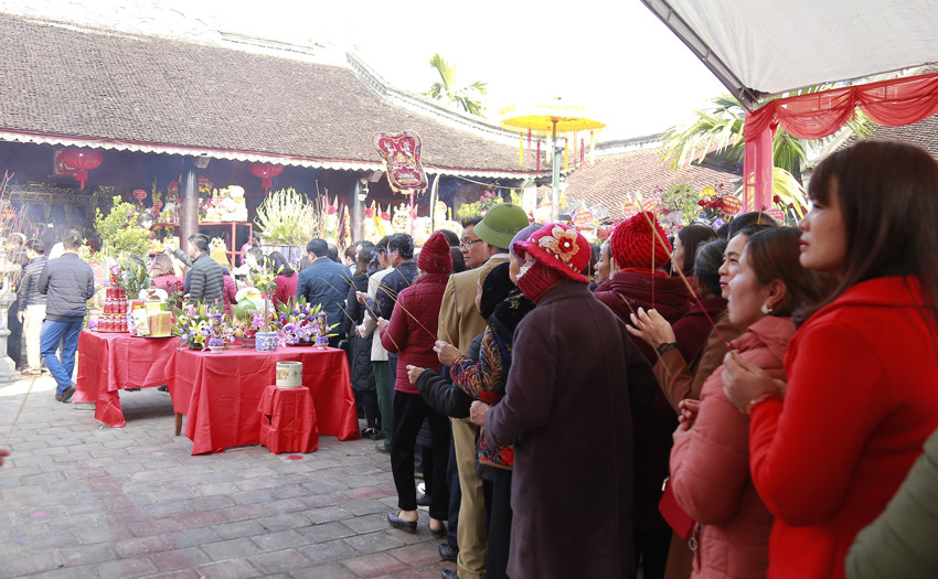 Người dân nô nức tham dự Lễ hội đền Phúc Khánh ảnh 8