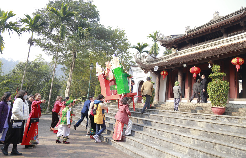 Người dân nô nức tham dự Lễ hội đền Phúc Khánh ảnh 6