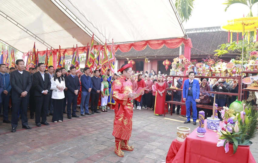 Người dân nô nức tham dự Lễ hội đền Phúc Khánh ảnh 3
