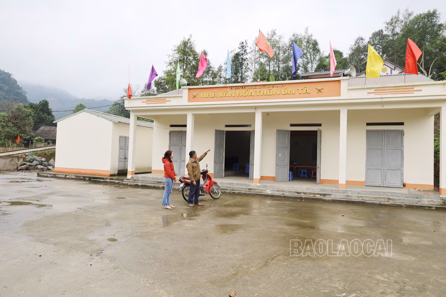 Nhà văn hóa thôn được xây dựng khang trang.