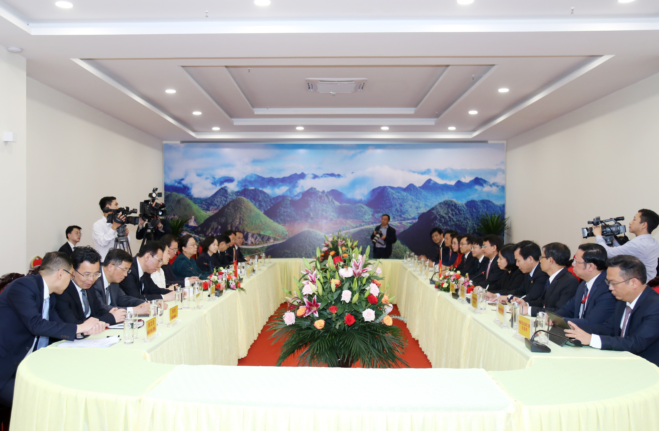 Làm sâu sắc hơn nữa mối quan hệ hữu nghị Lào Cai (Việt Nam) và Vân Nam (Trung Quốc) ảnh 1