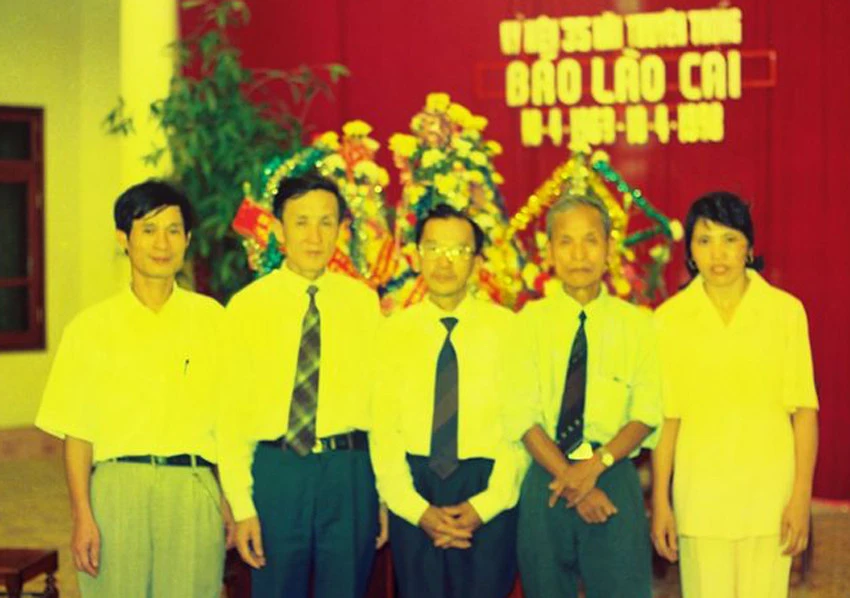 Hình ảnh tư liệu quý tại cuộc gặp mặt nhân kỷ niệm 35 ngày truyền thống Báo Lào Cai ảnh 7