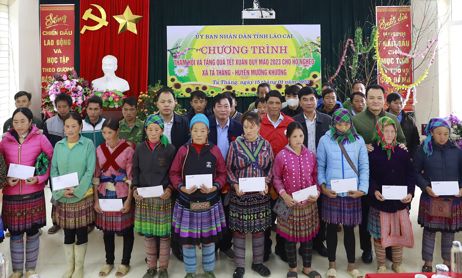 Chủ tịch UBND tỉnh Trịnh Xuân Trường thăm, chúc Tết xã La Pan Tẩn, Tả Thàng (Mường Khương) ảnh 9