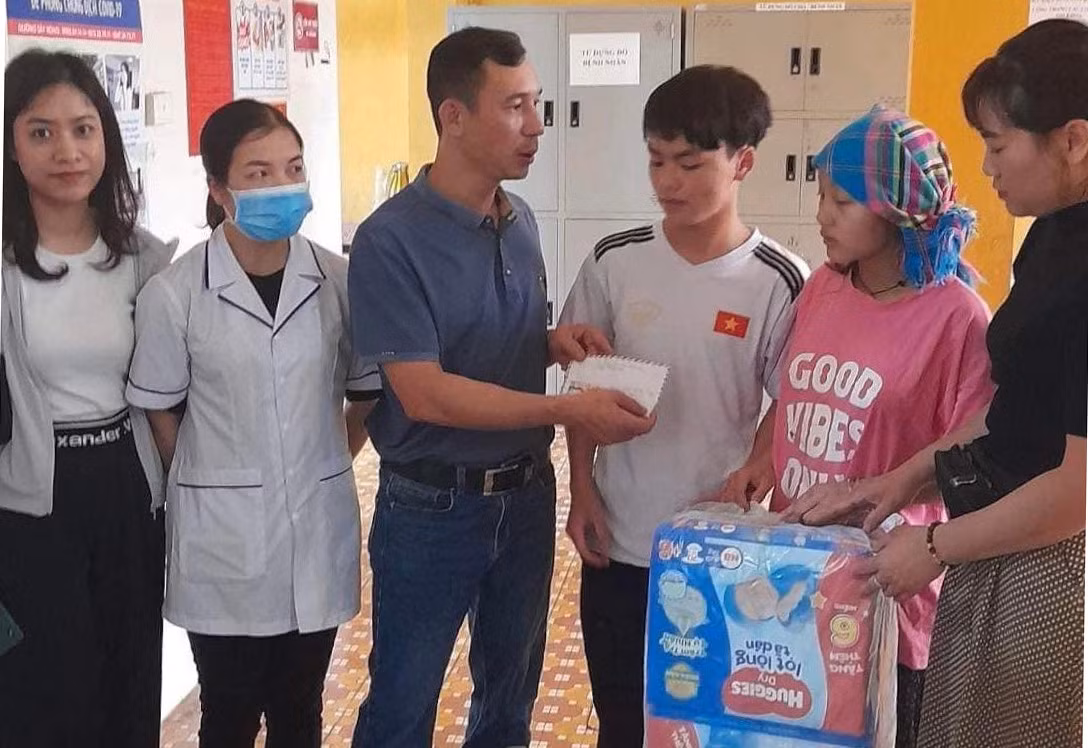 Bệnh viện Đa khoa huyện Bát Xát tổ chức nhiều hoạt động thiện nguyện hỗ trợ bệnh nhân khó khăn ảnh 2