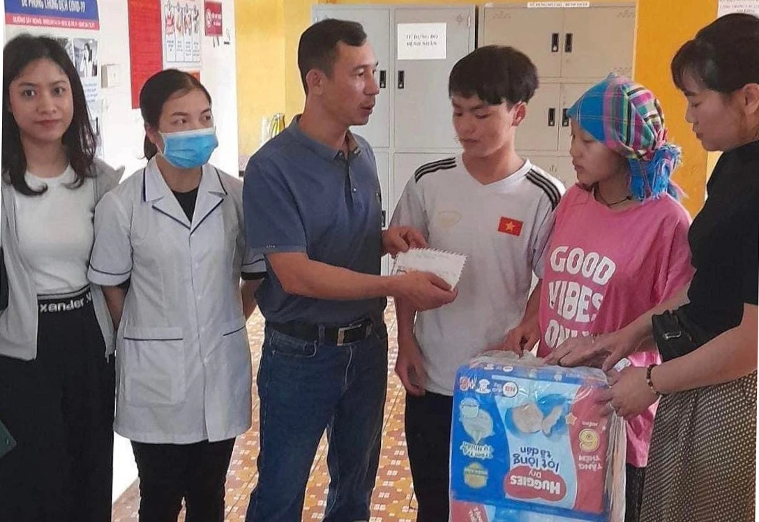 Bệnh viện Đa khoa huyện Bát Xát tổ chức nhiều hoạt động thiện nguyện hỗ trợ bệnh nhân khó khăn ảnh 2