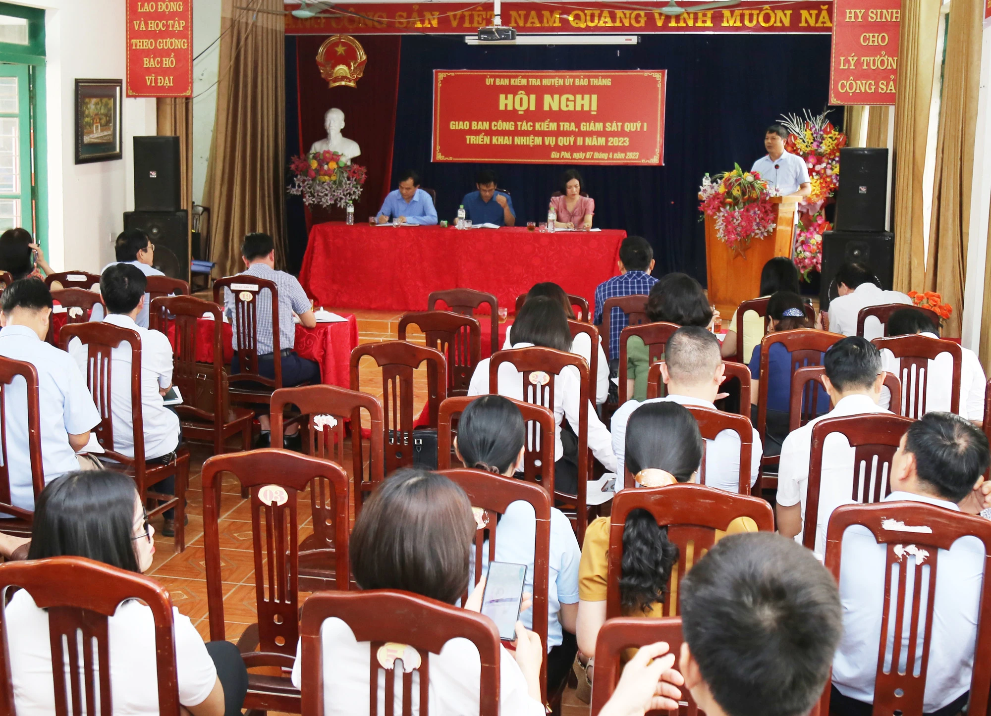 Quang cảnh hội nghị.