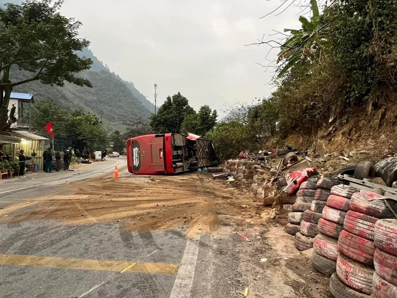 Ngăn ngừa tai nạn giao thông liên quan đến xe khách ảnh 1 Ngăn ngừa tai nạn giao thông liên quan đến xe khách ảnh 1