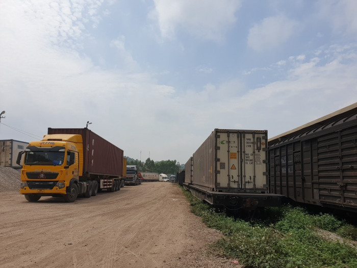 Dự án cải tạo các ga trên tuyến đường sắt phía Bắc dự kiến khởi công vào tháng 4/2023. Ảnh: Bãi hàng ga Đồng Đăng sẽ được cải tạo, xây mới, làm đường xếp dỡ, nhà kho... Dự án cải tạo các ga trên tuyến đường sắt phía Bắc dự kiến khởi công vào tháng 4/2023. Ảnh: Bãi hàng ga Đồng Đăng sẽ được cải tạo, xây mới, làm đường xếp dỡ, nhà kho...