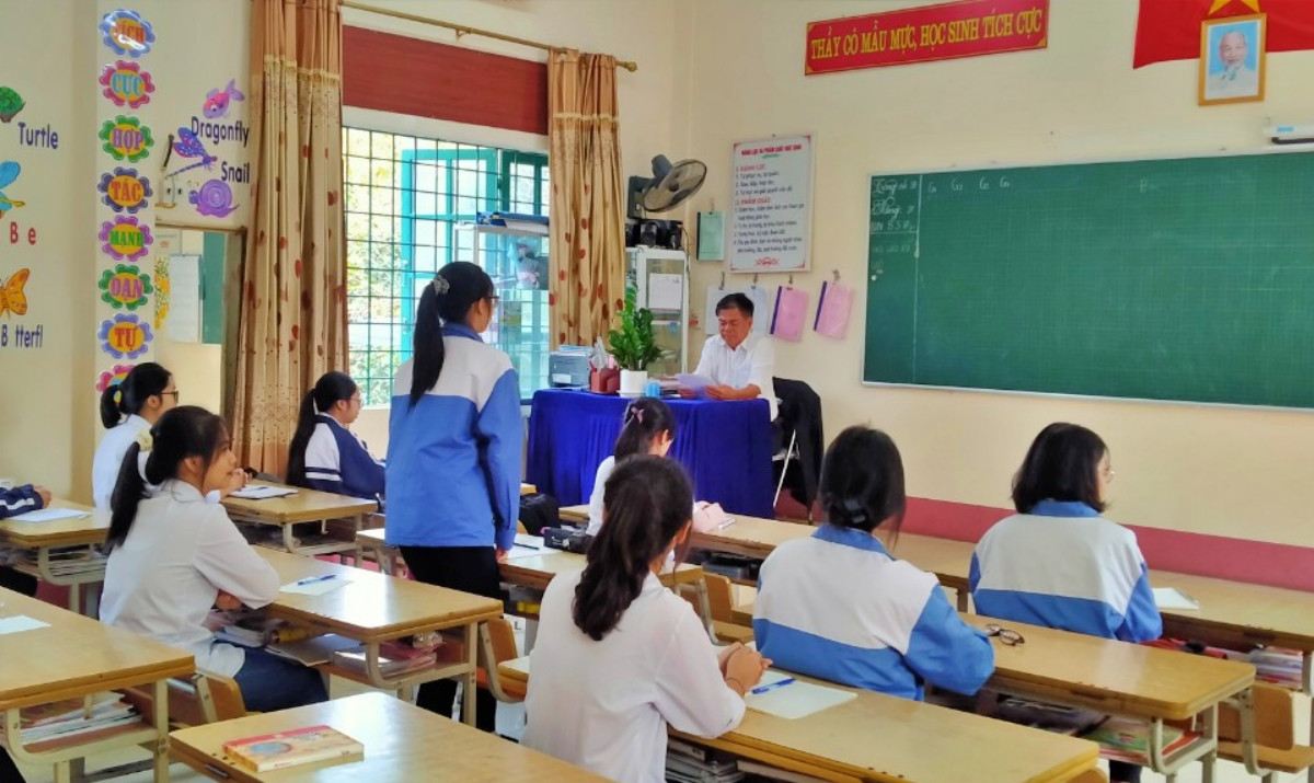 “Ươm mầm” tình yêu văn học - nghệ thuật cho lớp trẻ ảnh 1