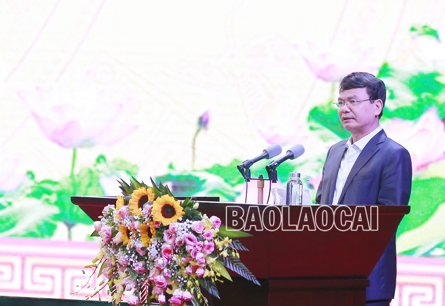 Đồng chí Đặng Xuân Phong, Bí thư Tỉnh ủy phát biểu tại hội nghị.