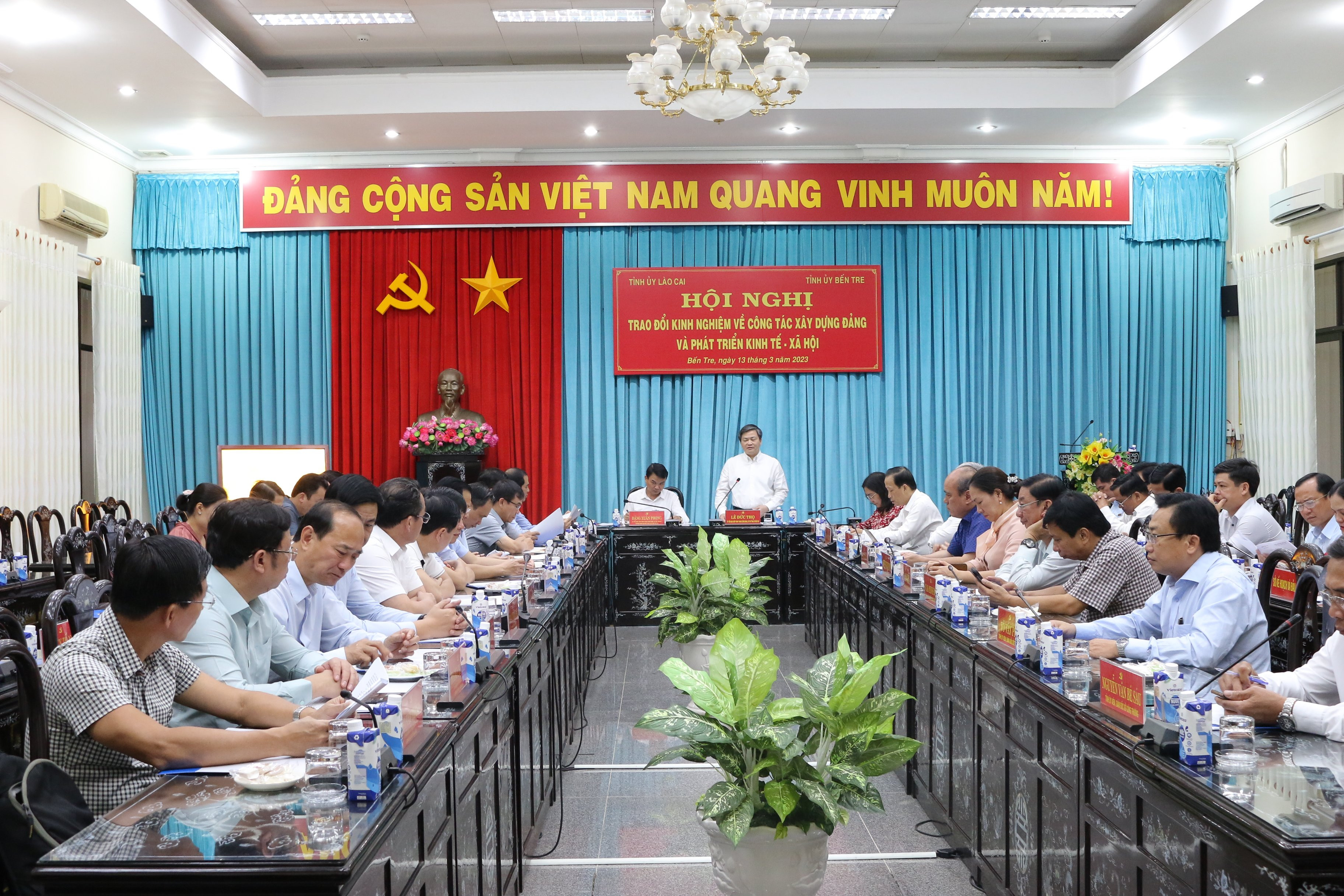 Đoàn công tác của Tỉnh ủy Lào Cai thăm và làm việc tại tỉnh Bến Tre ảnh 1