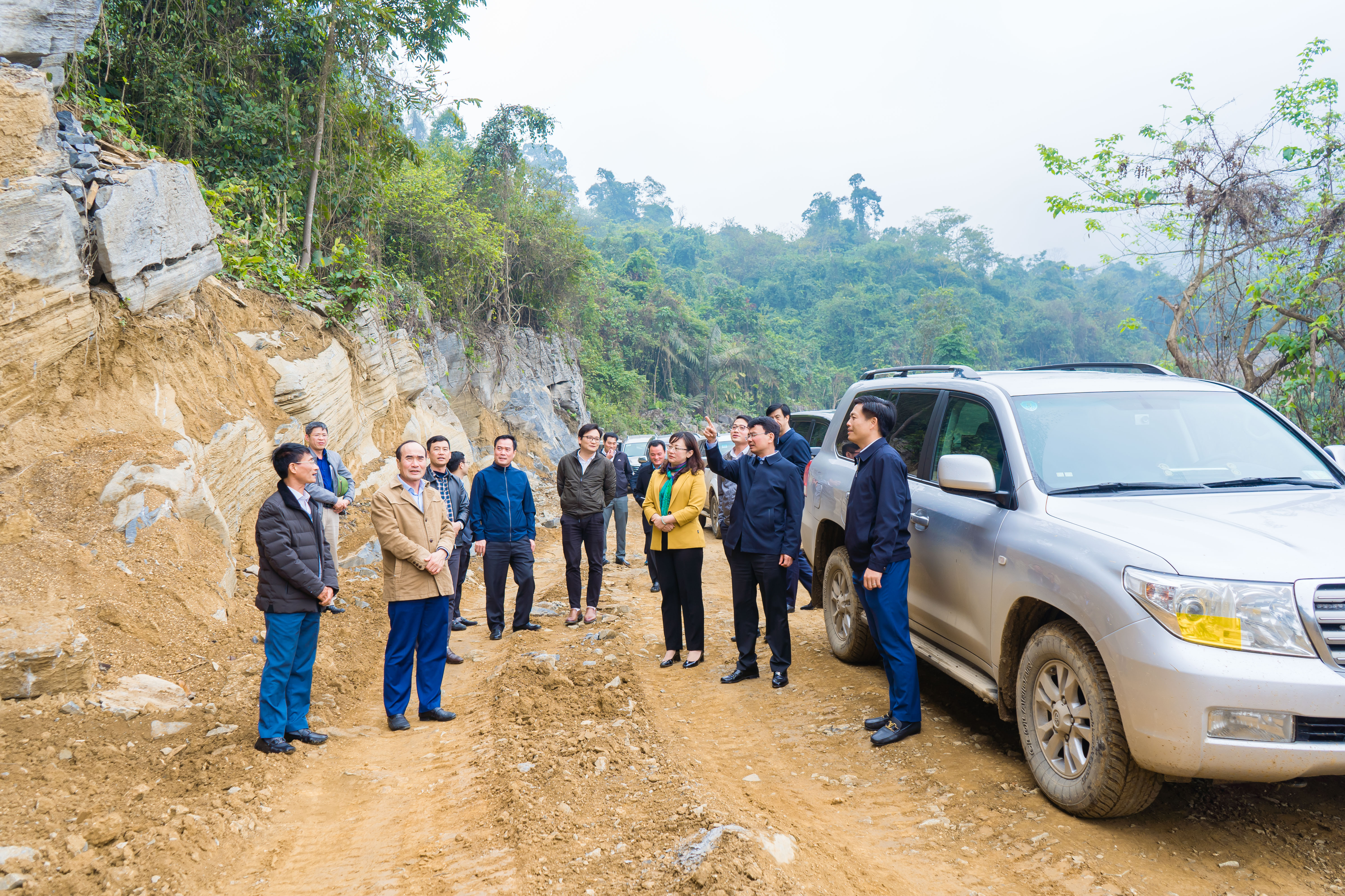 Đoàn công tác của Tỉnh ủy khảo sát thực tế tại huyện Mường Khương ảnh 1