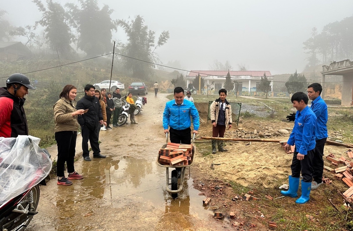 Khởi công công trình "Nhà vệ sinh cho em" tại huyện Bát Xát, Si Ma Cai, Bắc Hà ảnh 5 Khởi công công trình "Nhà vệ sinh cho em" tại huyện Bát Xát, Si Ma Cai, Bắc Hà ảnh 5