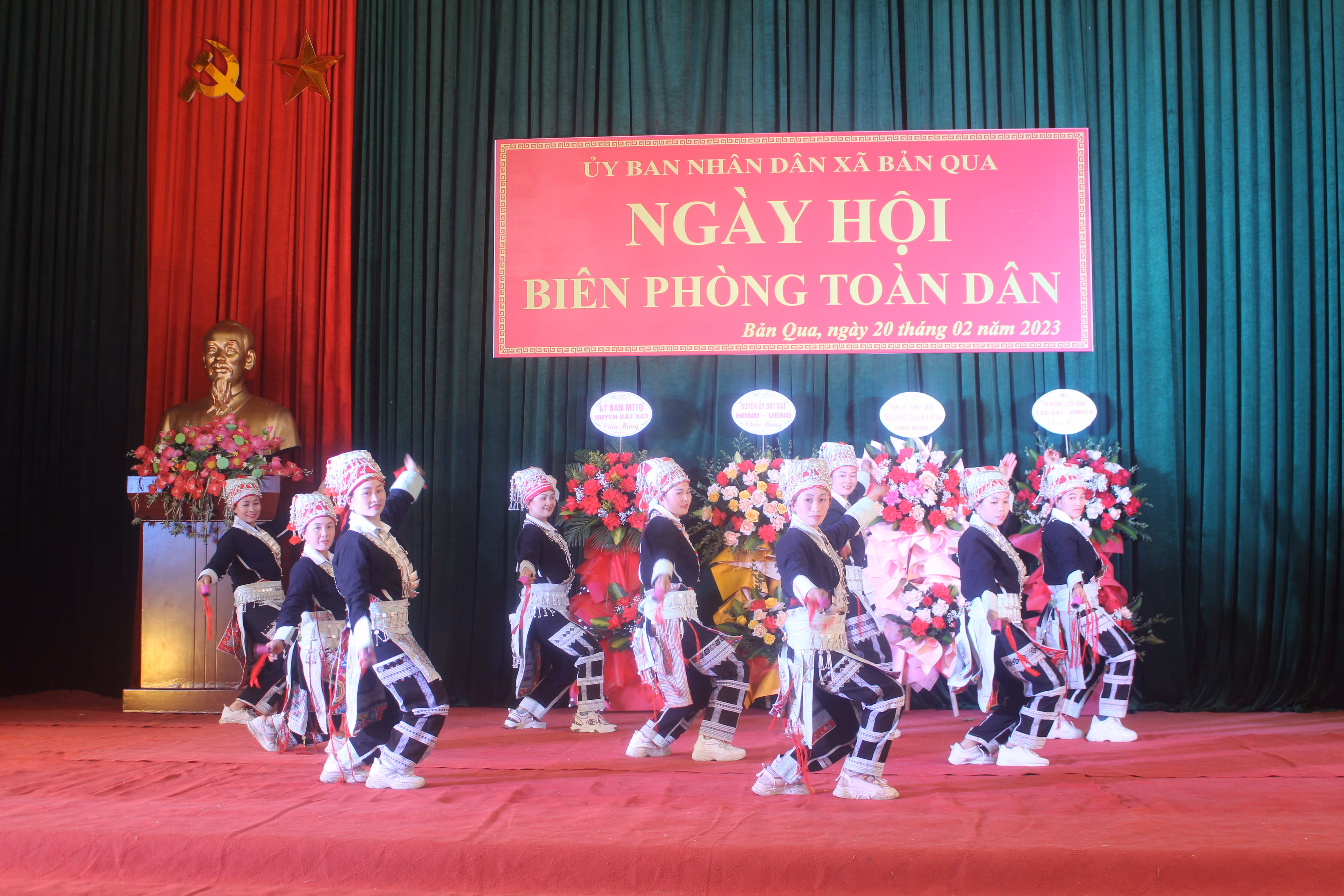 Phó Bí thư Tỉnh ủy Hoàng Giang dự Ngày hội Biên phòng toàn dân tại xã biên giới Bản Qua ảnh 6