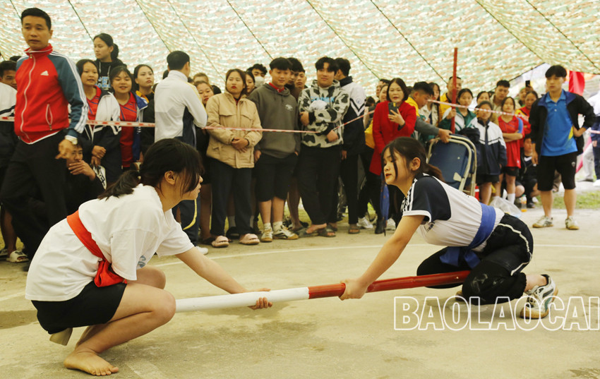 Khởi tranh Giải Vô địch kéo co, đẩy gậy, bắn nỏ tỉnh Lào Cai năm 2023 ảnh 7 Khởi tranh Giải Vô địch kéo co, đẩy gậy, bắn nỏ tỉnh Lào Cai năm 2023 ảnh 7