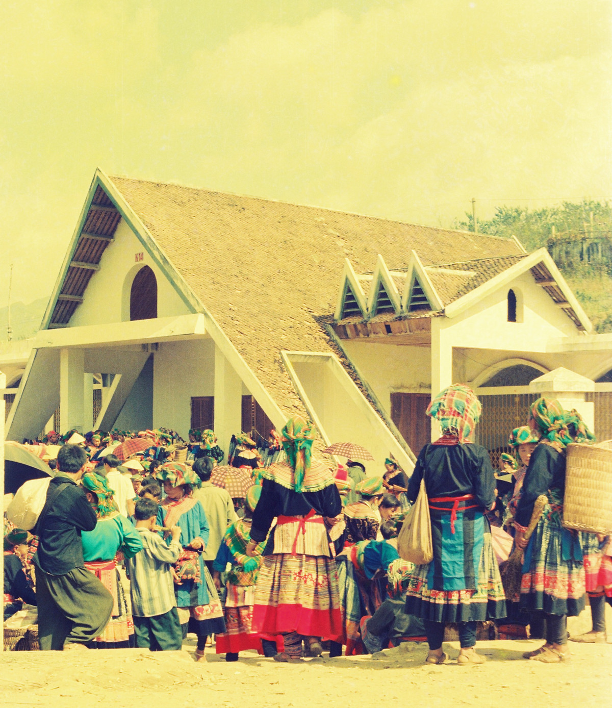 Chợ phiên vùng cao Bắc Hà xưa đẹp như vườn hoa di động ảnh 3 Chợ phiên vùng cao Bắc Hà xưa đẹp như vườn hoa di động ảnh 3