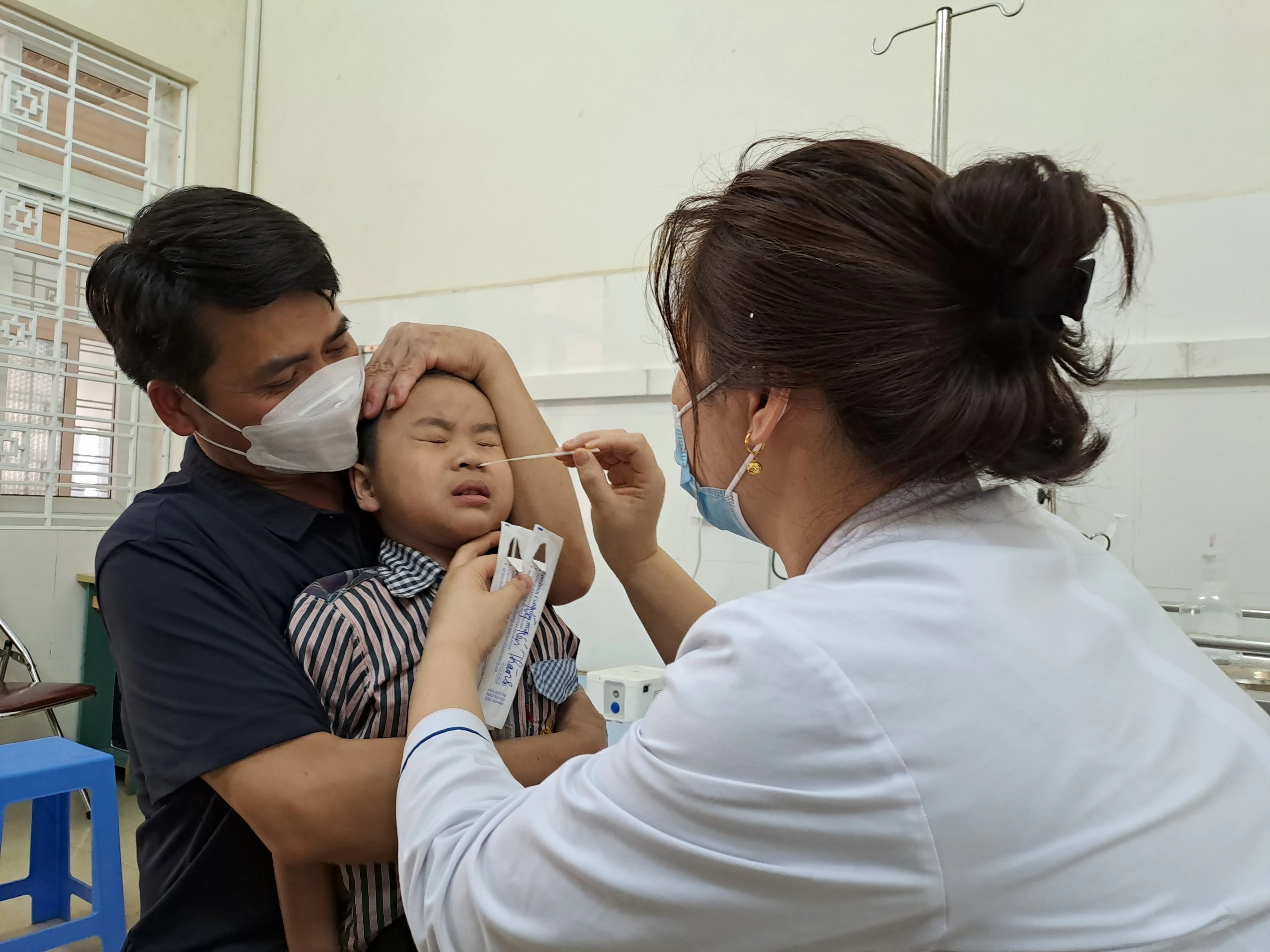 Kiểm soát dịch bệnh thời điểm giao mùa ảnh 2