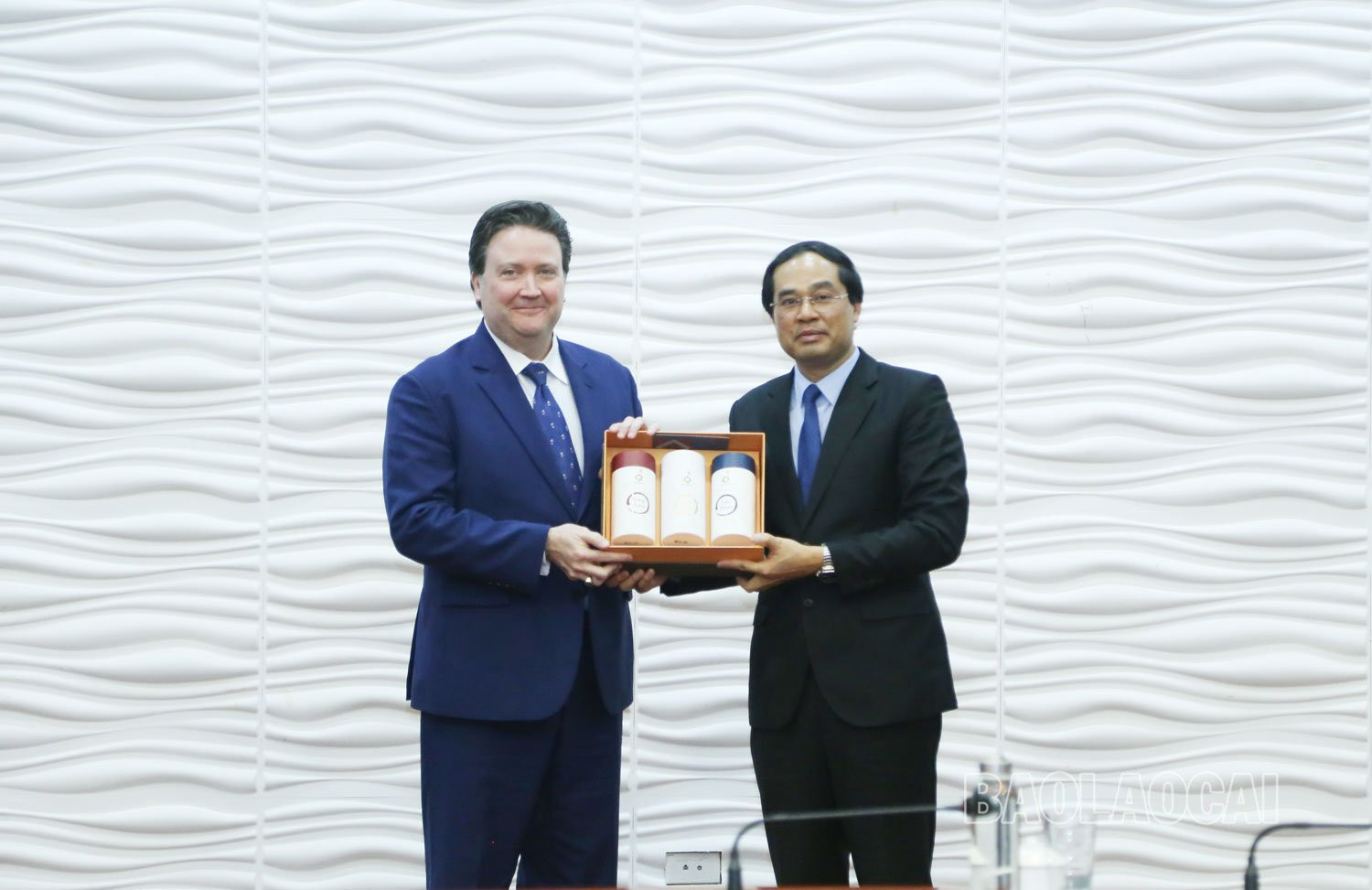 Đại sứ đặc mệnh toàn quyền Hợp chúng quốc Hoa Kỳ thăm, làm việc tại Lào Cai ảnh 4 Đại sứ đặc mệnh toàn quyền Hợp chúng quốc Hoa Kỳ thăm, làm việc tại Lào Cai ảnh 4