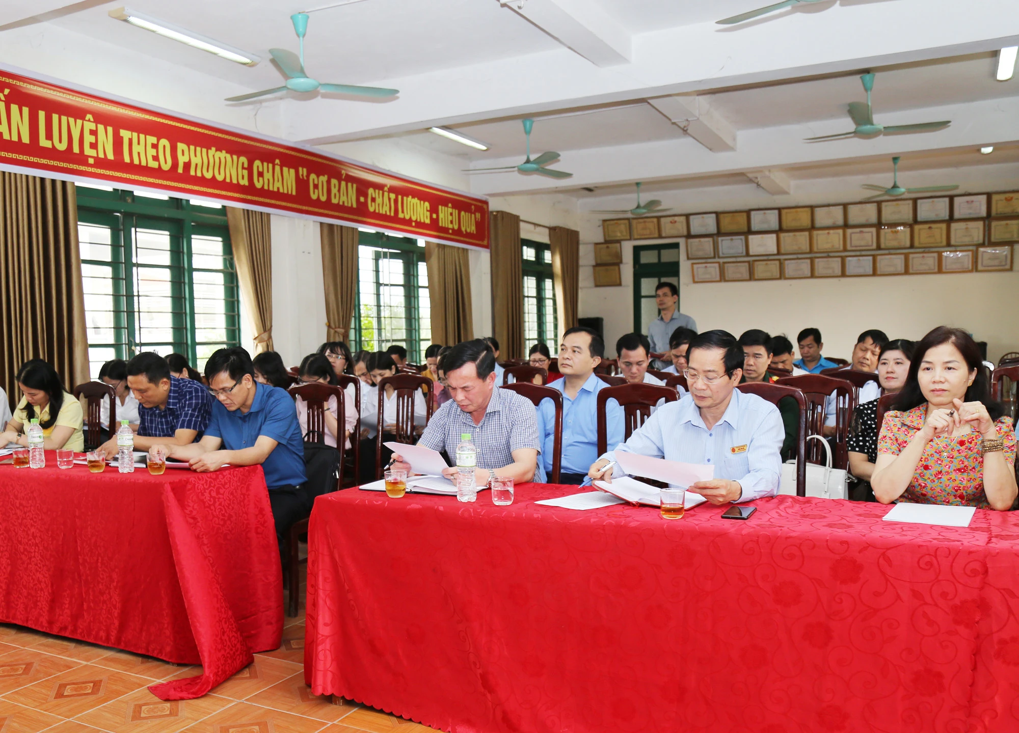 Đại biểu dự hội nghị.