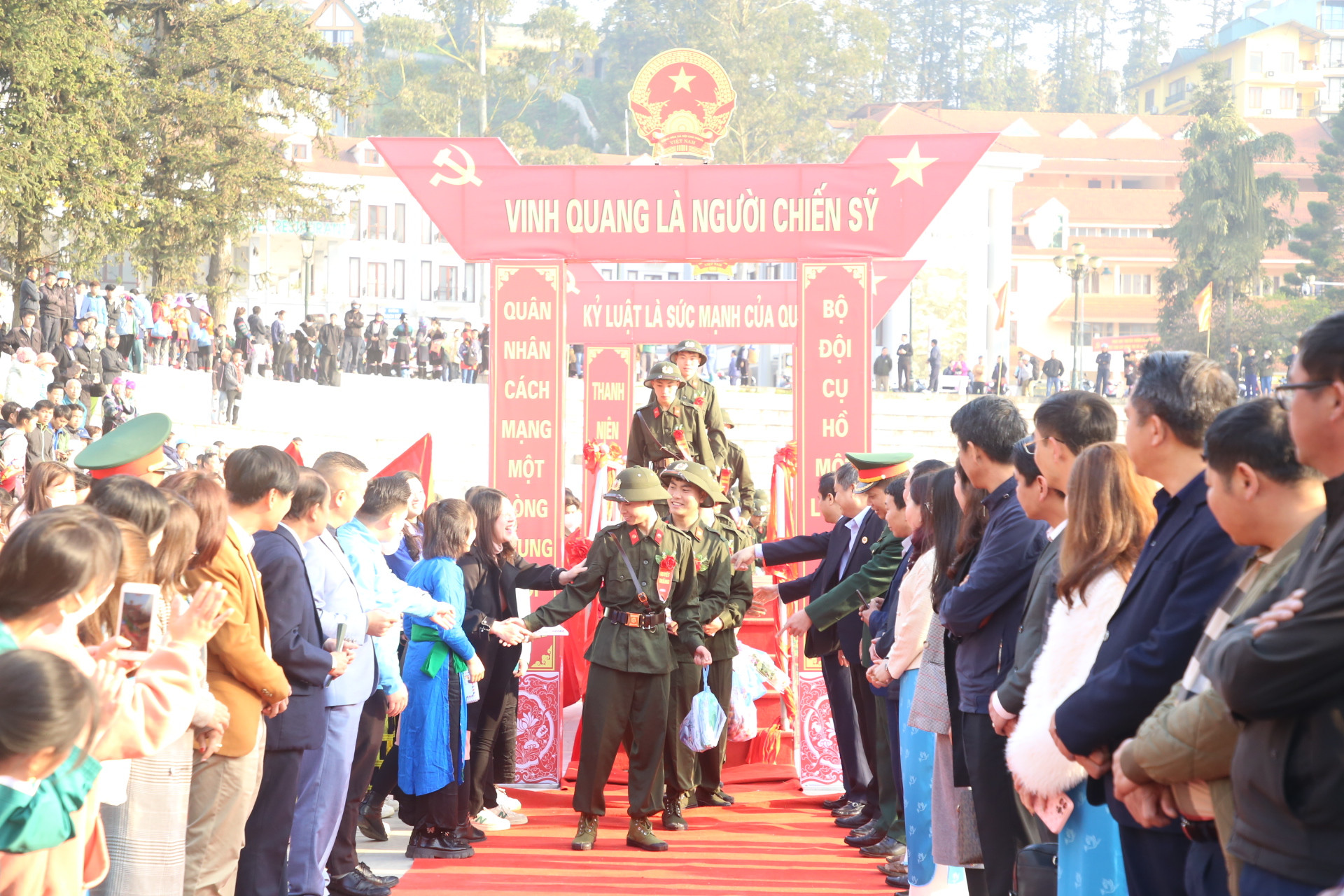 Thời tiết tại thị xã Sa Pa trong ngày giao, nhận quân rất đẹp.