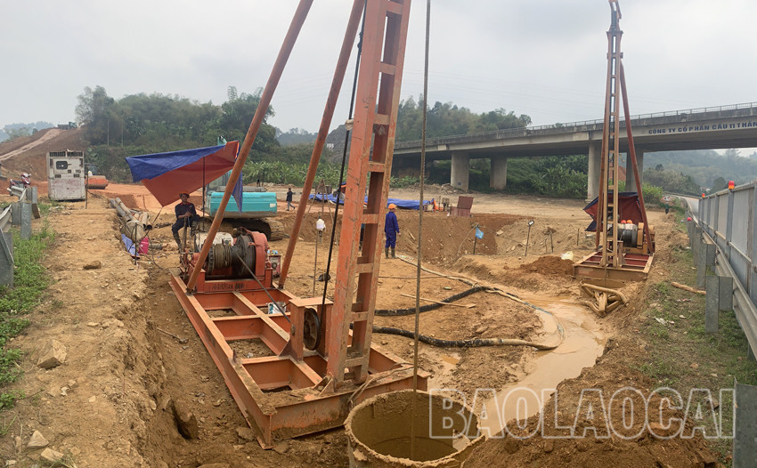 Triển khai thi công nút giao IC18 cao tốc Nội Bài - Lào Cai ảnh 3 Triển khai thi công nút giao IC18 cao tốc Nội Bài - Lào Cai ảnh 3