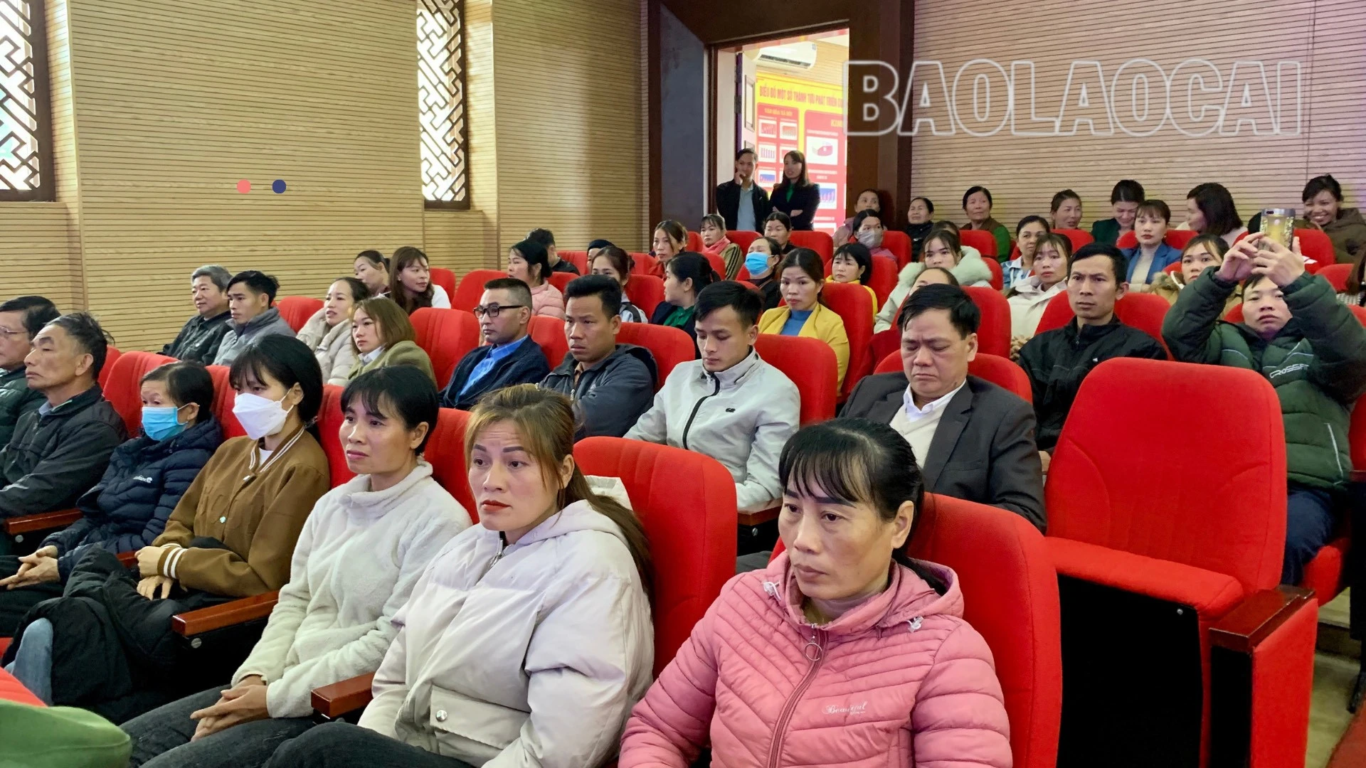 Gần 500 người lao động tham dự Ngày hội việc làm huyện Bảo Thắng năm 2023 ảnh 1