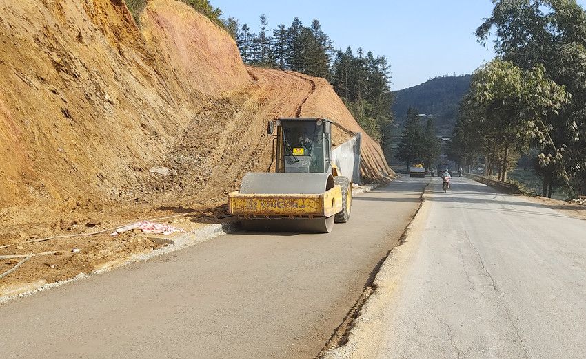 Đầu tư nâng cấp, sửa chữa Quốc lộ 4D. Đầu tư nâng cấp, sửa chữa Quốc lộ 4D.