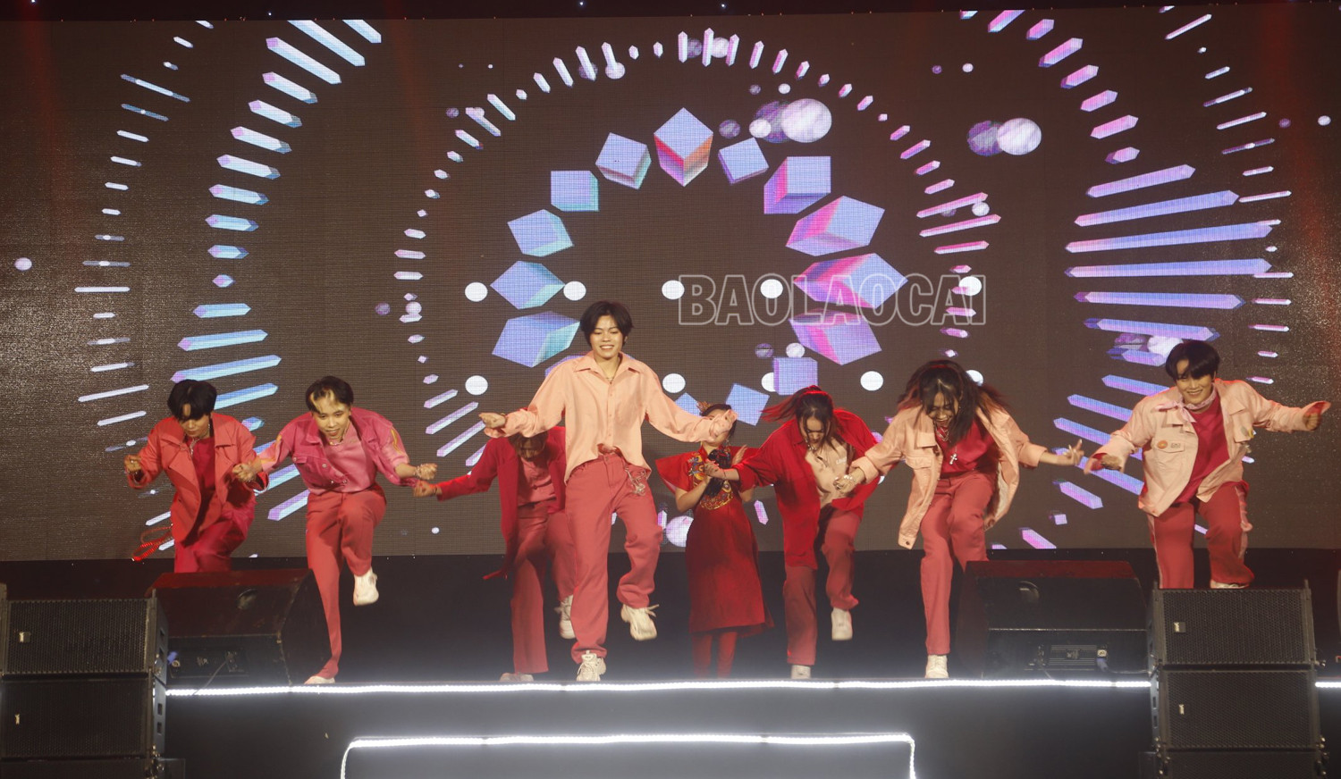 Ngày văn hóa Hàn Quốc tại Lào Cai khép lại với đêm diễn nghệ thuật sôi động ảnh 5 Ngày văn hóa Hàn Quốc tại Lào Cai khép lại với đêm diễn nghệ thuật sôi động ảnh 5