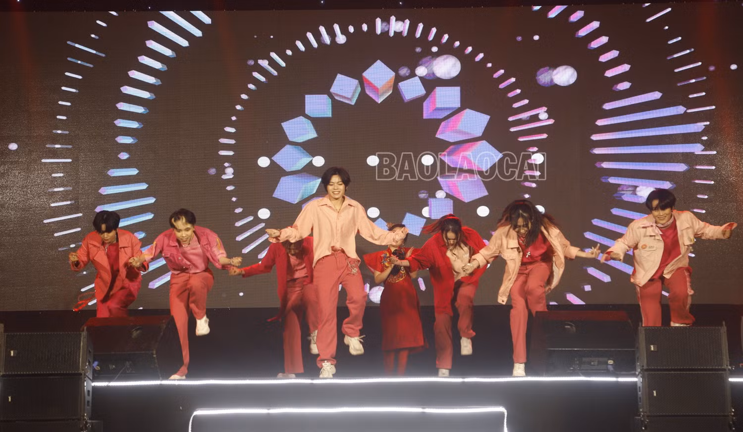 Ngày văn hóa Hàn Quốc tại Lào Cai khép lại với đêm diễn nghệ thuật sôi động ảnh 5 Ngày văn hóa Hàn Quốc tại Lào Cai khép lại với đêm diễn nghệ thuật sôi động ảnh 5