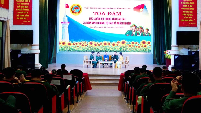 Quang cảnh buổi tọa đàm.