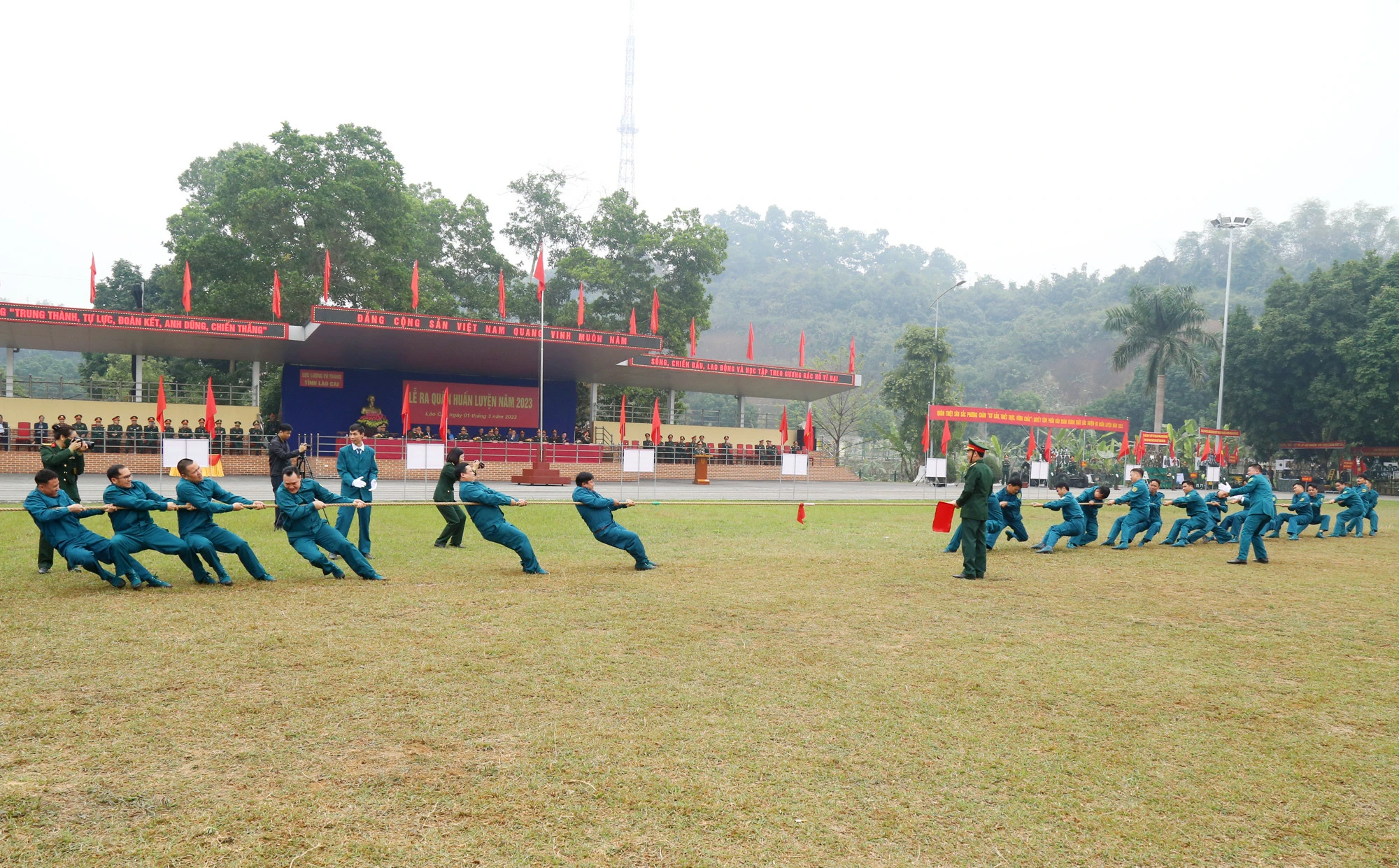 Lực lượng vũ trang tỉnh ra quân huấn luyện năm 2023 ảnh 13