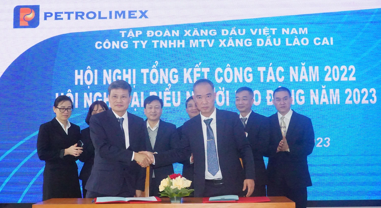 Công ty Xăng dầu Lào Cai phấn đấu tổng doanh thu năm 2023 đạt 1.248 tỷ đồng ảnh 4