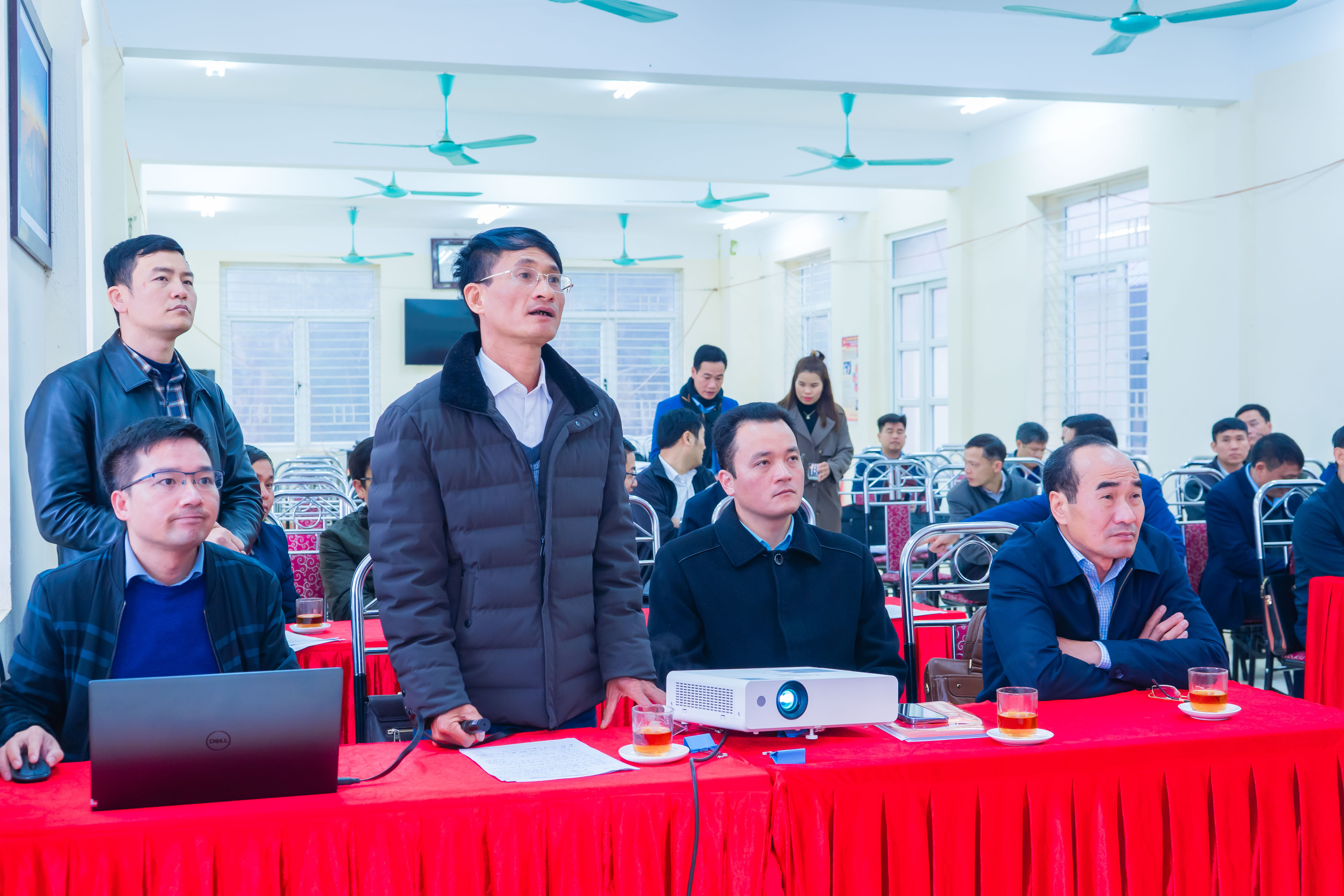 Đoàn công tác của Tỉnh ủy khảo sát thực tế tại huyện Mường Khương ảnh 2