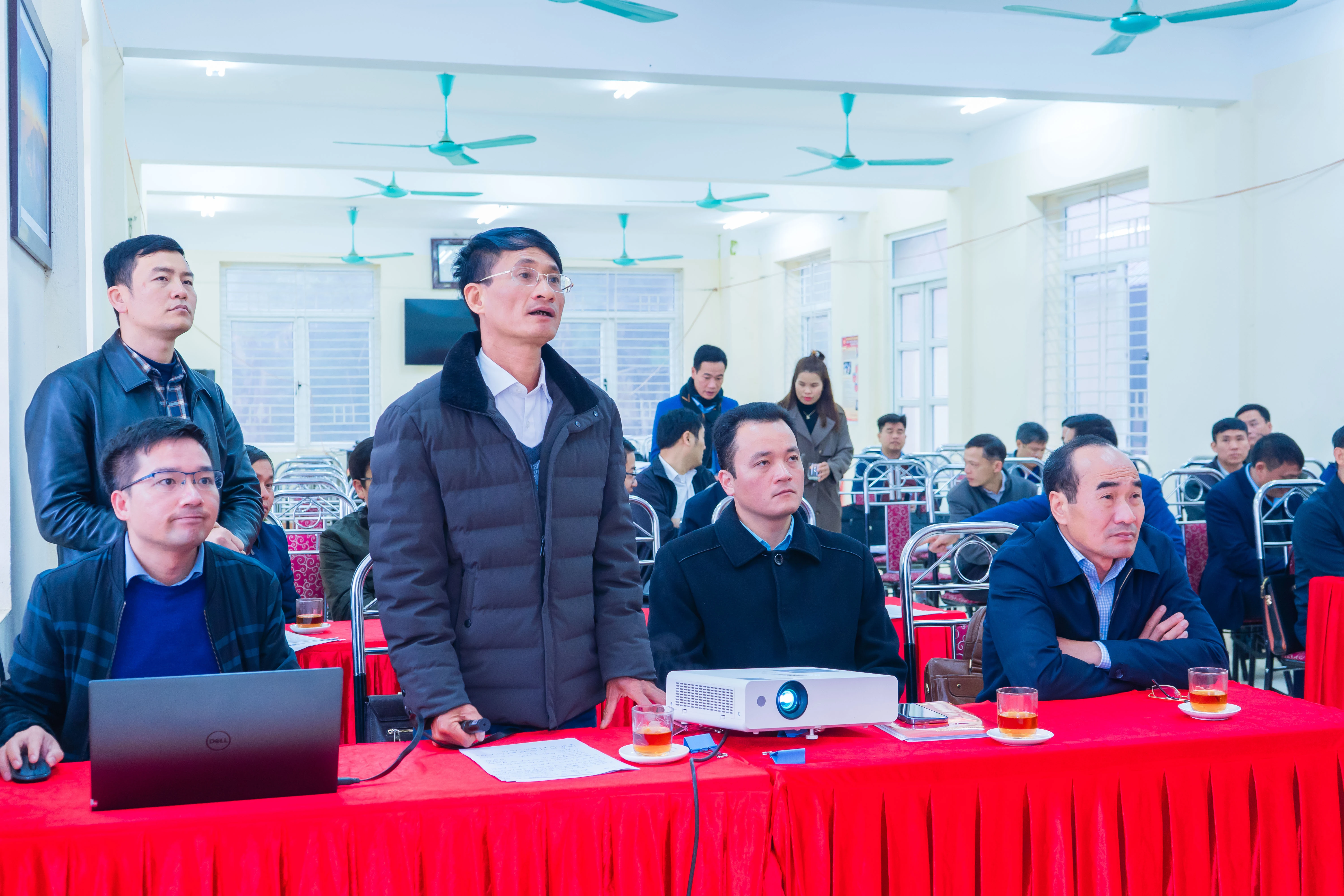 Đoàn công tác của Tỉnh ủy khảo sát thực tế tại huyện Mường Khương ảnh 2