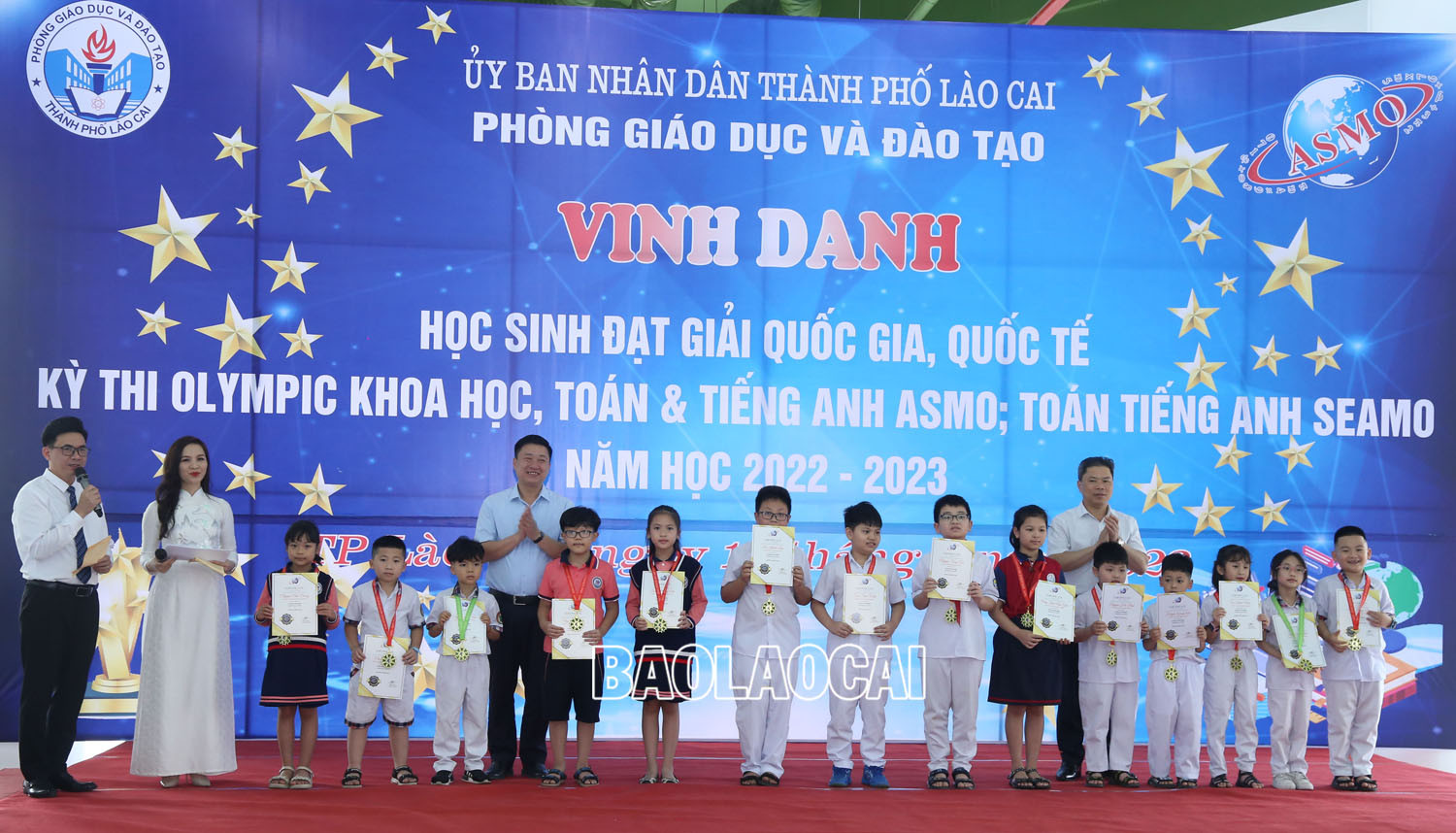 Thành phố Lào Cai vinh danh 73 học sinh đạt giải kỳ thi Olympic năm học 2022 - 2023 ảnh 3
