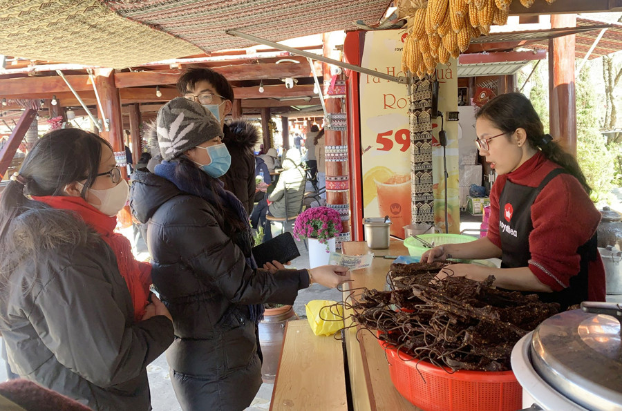 Tưng bừng Lễ hội khèn hoa và Hội xuân mở cổng trời Fansipan ảnh 8