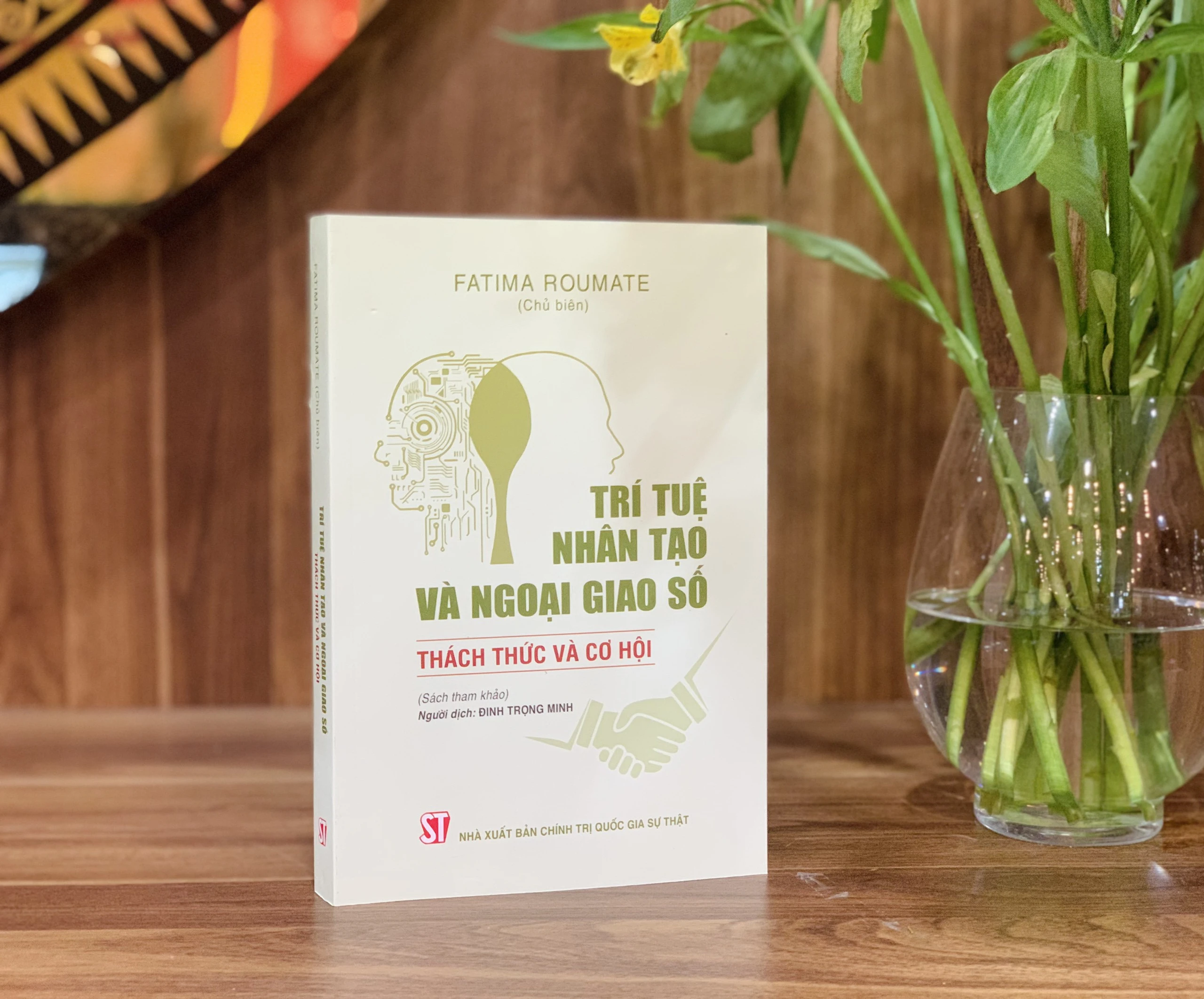 Cuốn sách làm rõ sự tác động của AI đối với ngoại giao số ảnh 1