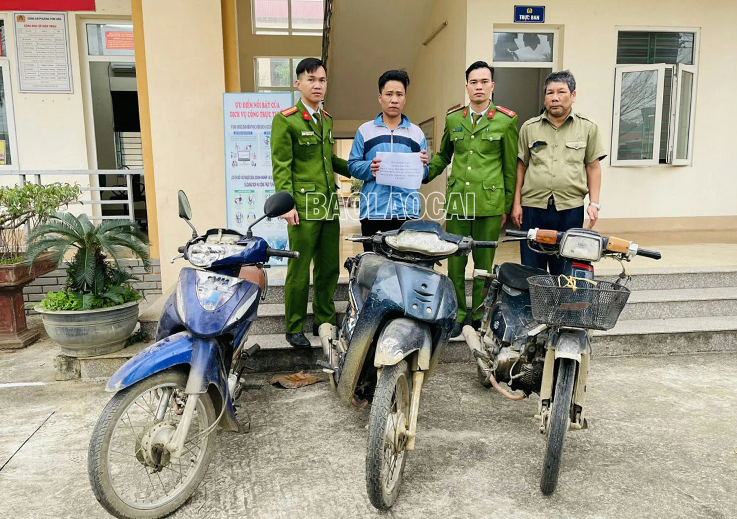 Công an thành phố Lào Cai bắt giữ đối tượng trộm 3 xe máy ảnh 1