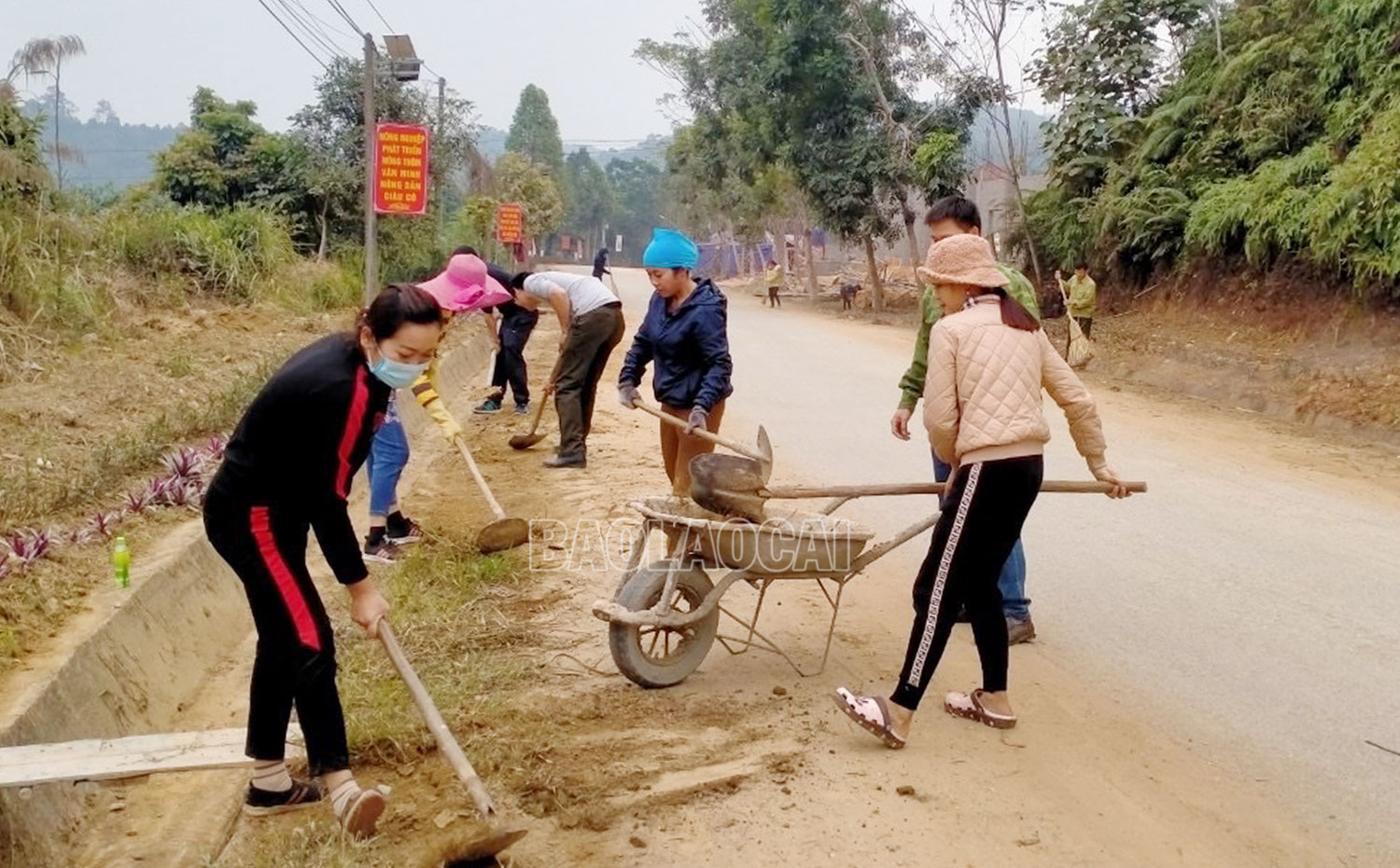 Hiệu quả các mô hình thu gom, xử lý rác ở nông thôn | Báo Lào Cai điện tử