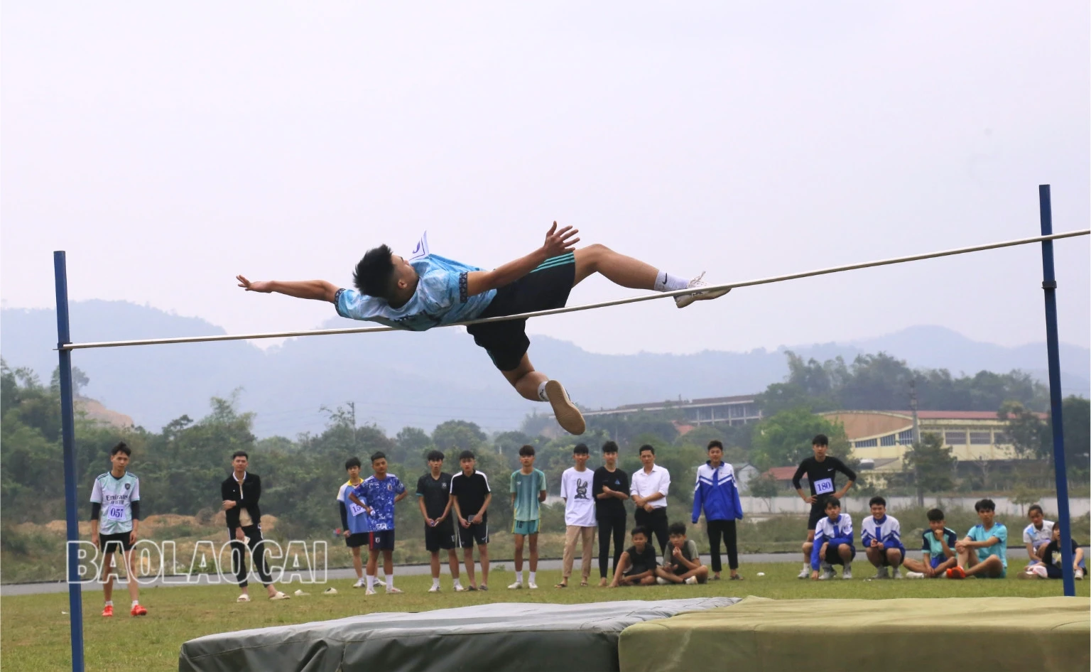 Bế mạc Giải Điền kinh khối THPT và THCS tỉnh Lào Cai năm 2023 ảnh 2