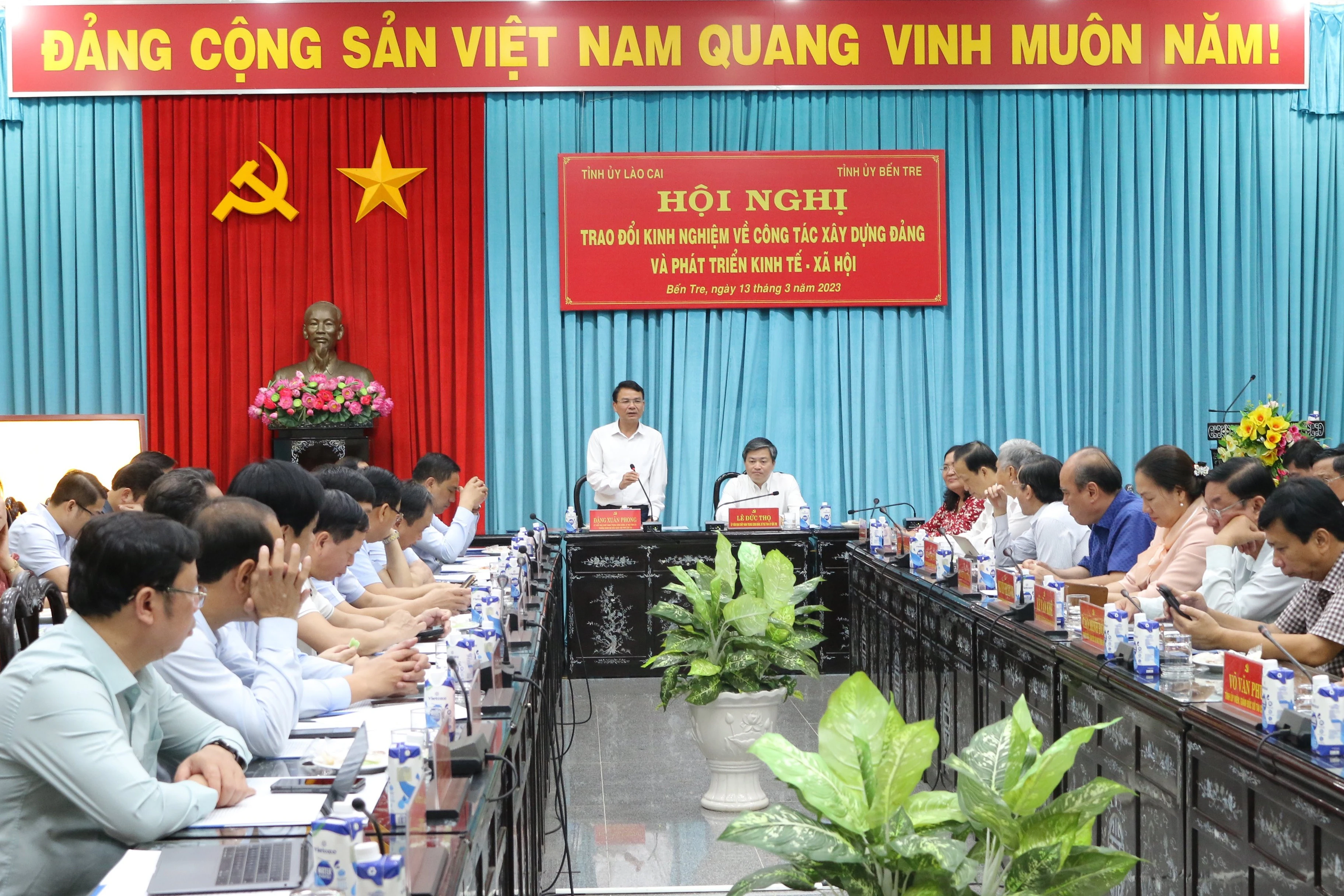 Đoàn công tác của Tỉnh ủy Lào Cai thăm và làm việc tại tỉnh Bến Tre ảnh 3