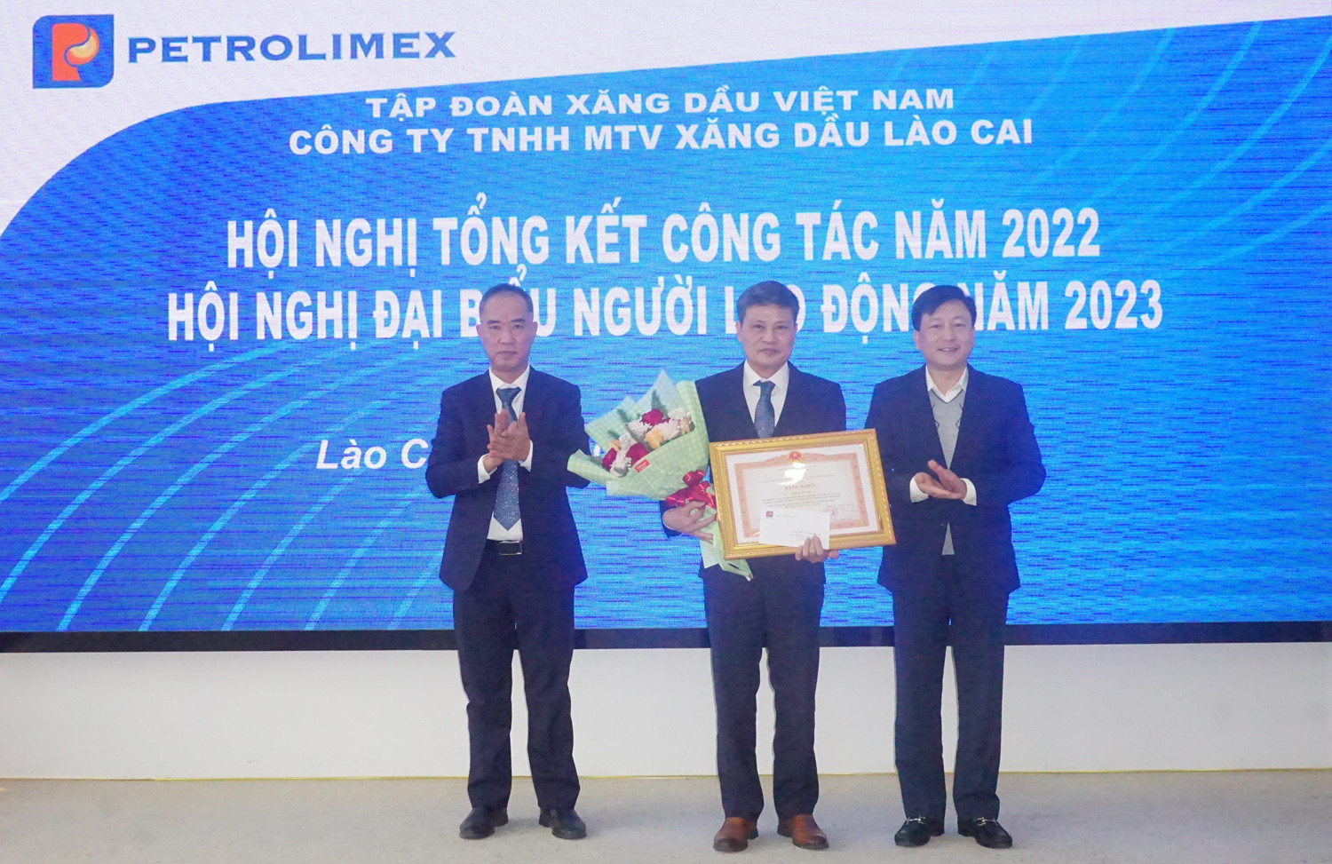 Công ty Xăng dầu Lào Cai phấn đấu tổng doanh thu năm 2023 đạt 1.248 tỷ đồng ảnh 5 Công ty Xăng dầu Lào Cai phấn đấu tổng doanh thu năm 2023 đạt 1.248 tỷ đồng ảnh 5