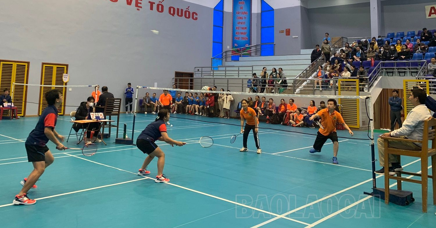 Sôi nổi Giải cầu lông truyền thống khối các bệnh viện tuyến tỉnh ảnh 2 Sôi nổi Giải cầu lông truyền thống khối các bệnh viện tuyến tỉnh ảnh 2